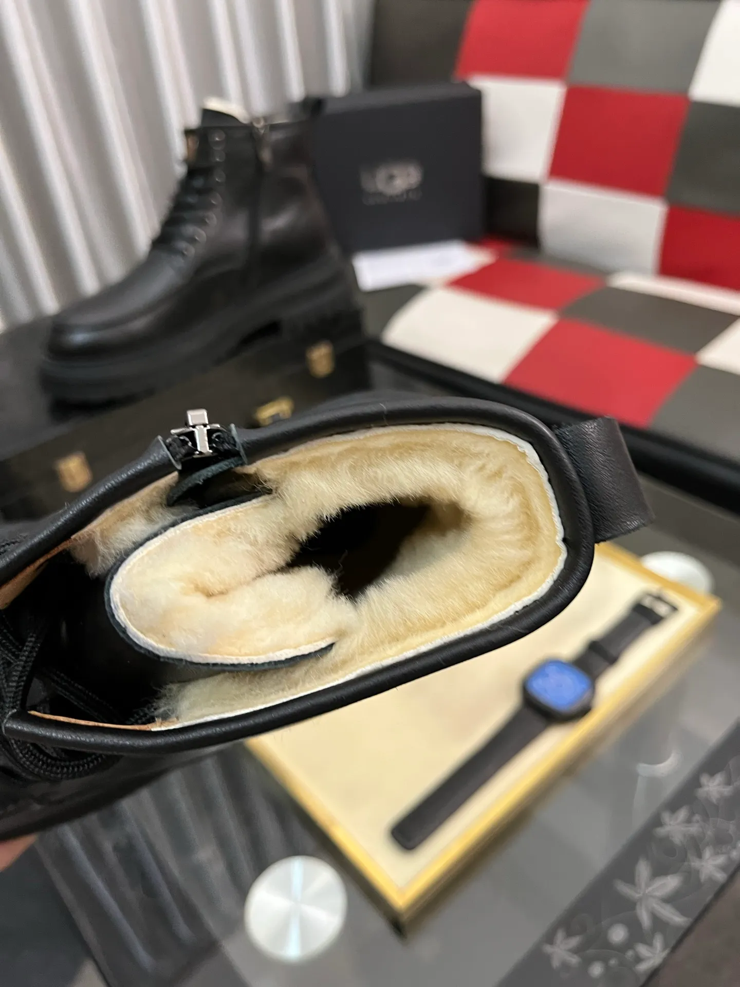 Men's Men's Shoes 💰660⌚️⌚️New UGG fur-integrated men's simple and fashionable snow shoes. The most worth buying at the end of this year are warm casual shoes. Whether you are out and about at home, their comfortable and warm performance will be your most suitable fashion companion! The material is cowhide upper and imported wool is used inside. Two layers of cowhide for warmth and comfort! The eva+ rubber patch outsole is cushioned, wear-resistant, and has good elasticity. It is light and wear-resistant, comfortable and soft, and the new simple cut is more fashionable. It has both practicality and fashion sense, so you no longer have to worry about how to match it in winter, while still maintaining fashionable taste. High-quality genuine wool produced in Dongguan. The material depends on the details! Size: 38-39-40-41-42-43-44-45